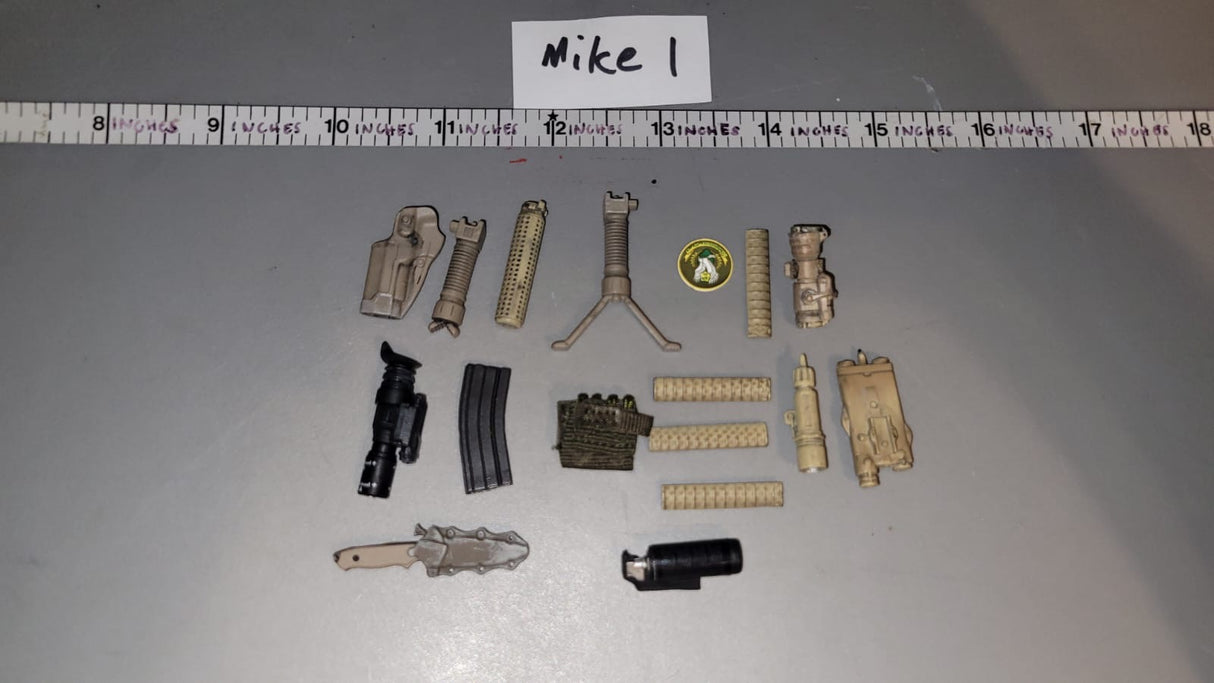 1/6 Modern Weapons Parts Accessories Lot