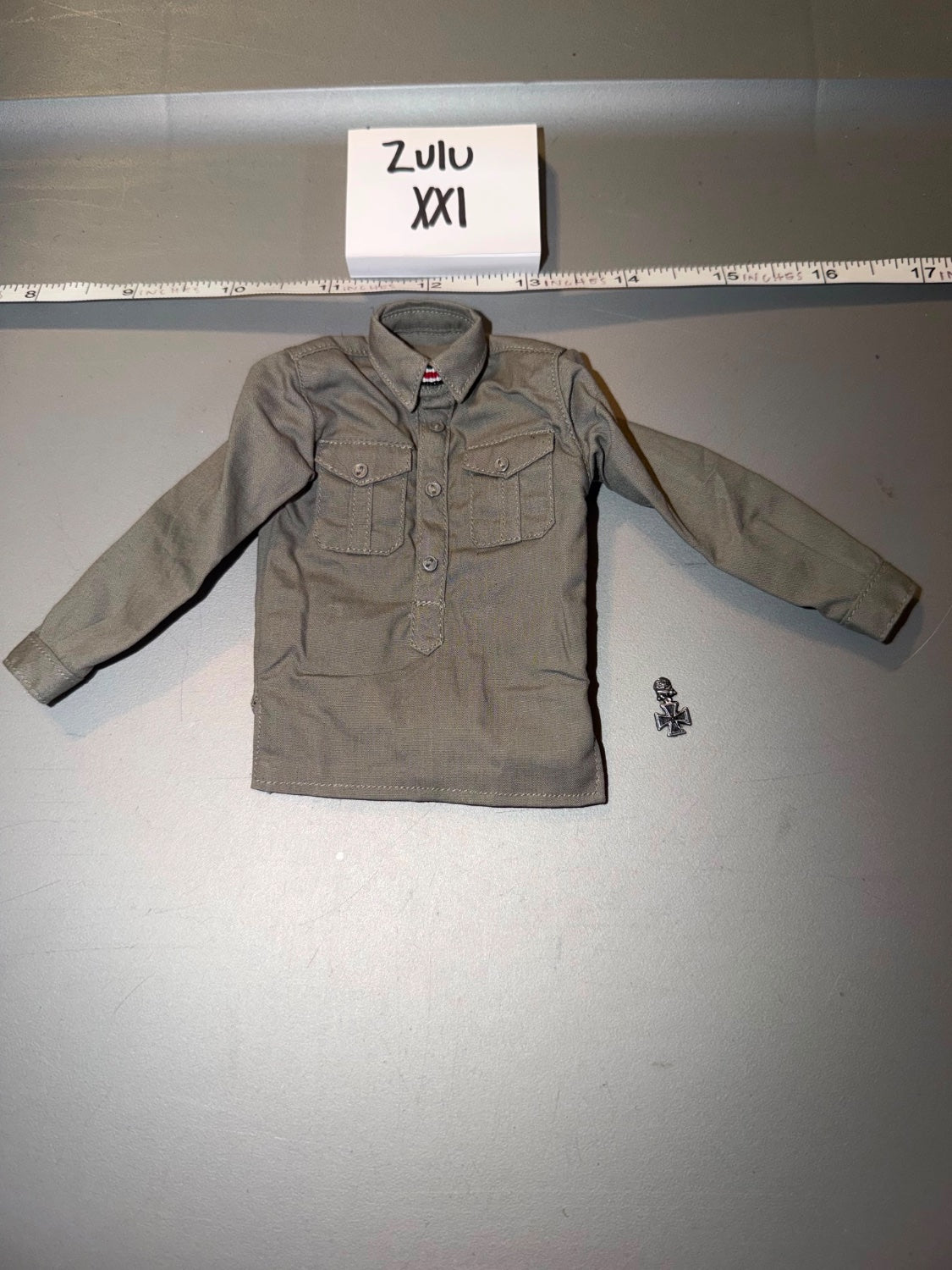 1/6 Scale WWII German Grey Shirt with Iron Cross Medal Set - Zulu XXI
