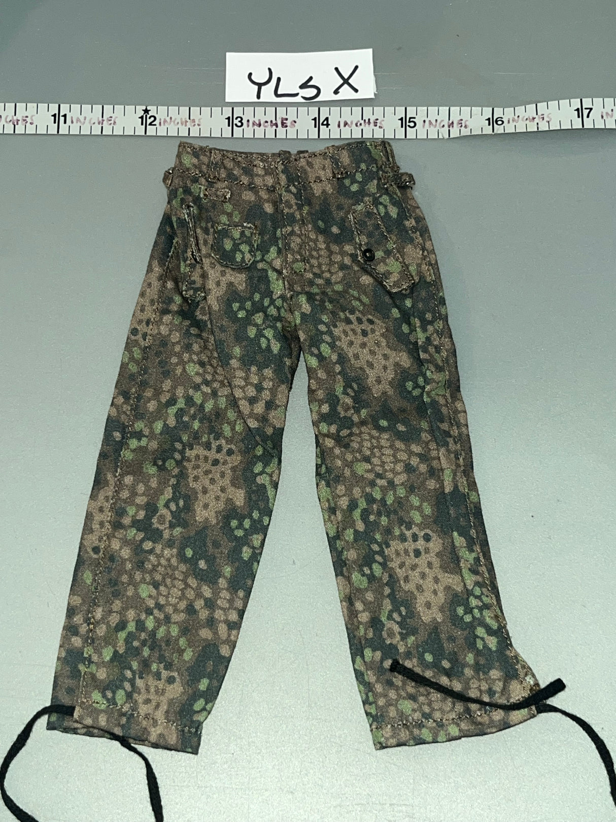 1:6 Scale WWII German Pea Dot Tanker Pants - Whitman - Facepool FP019