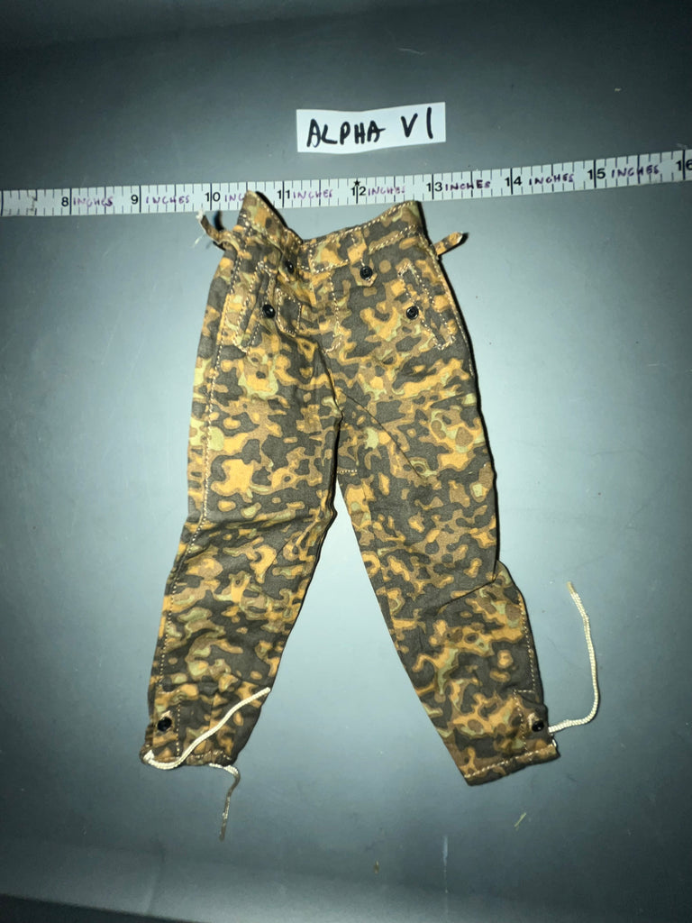 1:6 WWII German Blurred Edge Pants - DID