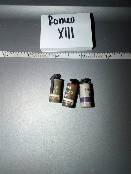 1/6 Scale Vietnam US Smoke Grenade and Incendiary Grenade Lot