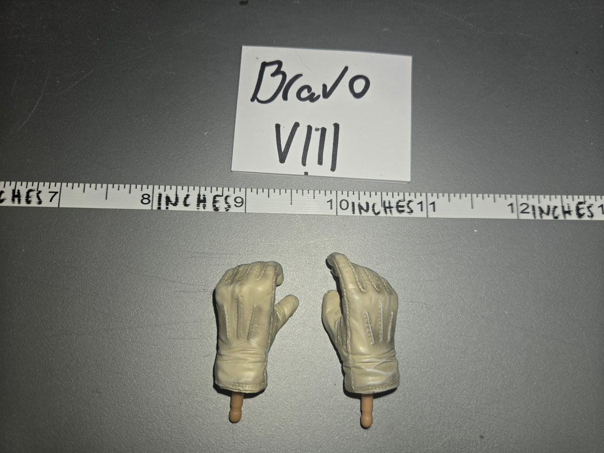 1:6 Scale WWII US Gloved Hands -