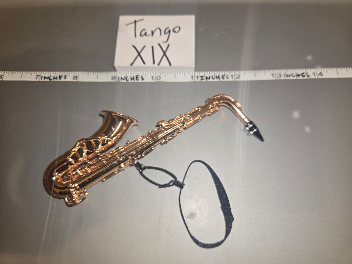 1/6 Scale Modern Saxophone Instrument Diorama Item