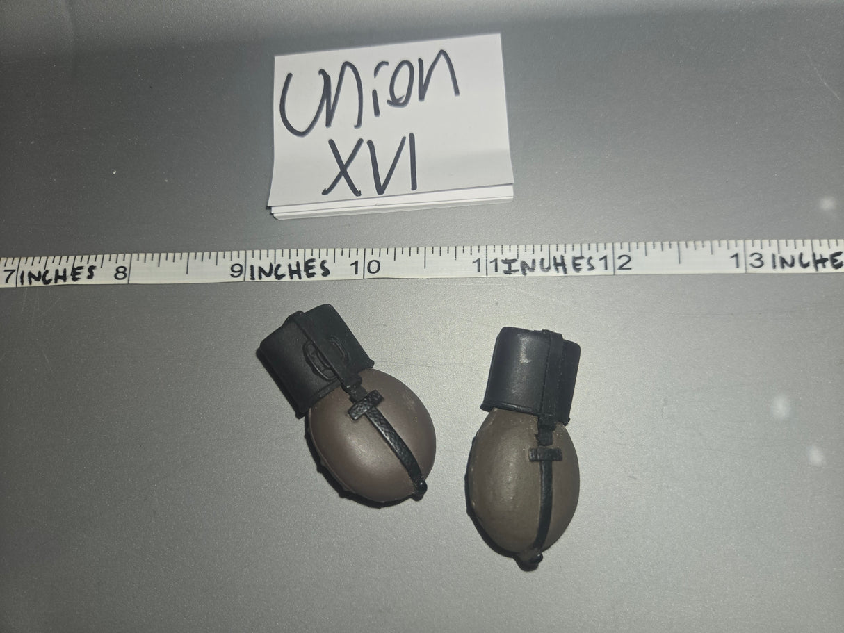 1:6 Scale WWII German Canteen Lot
