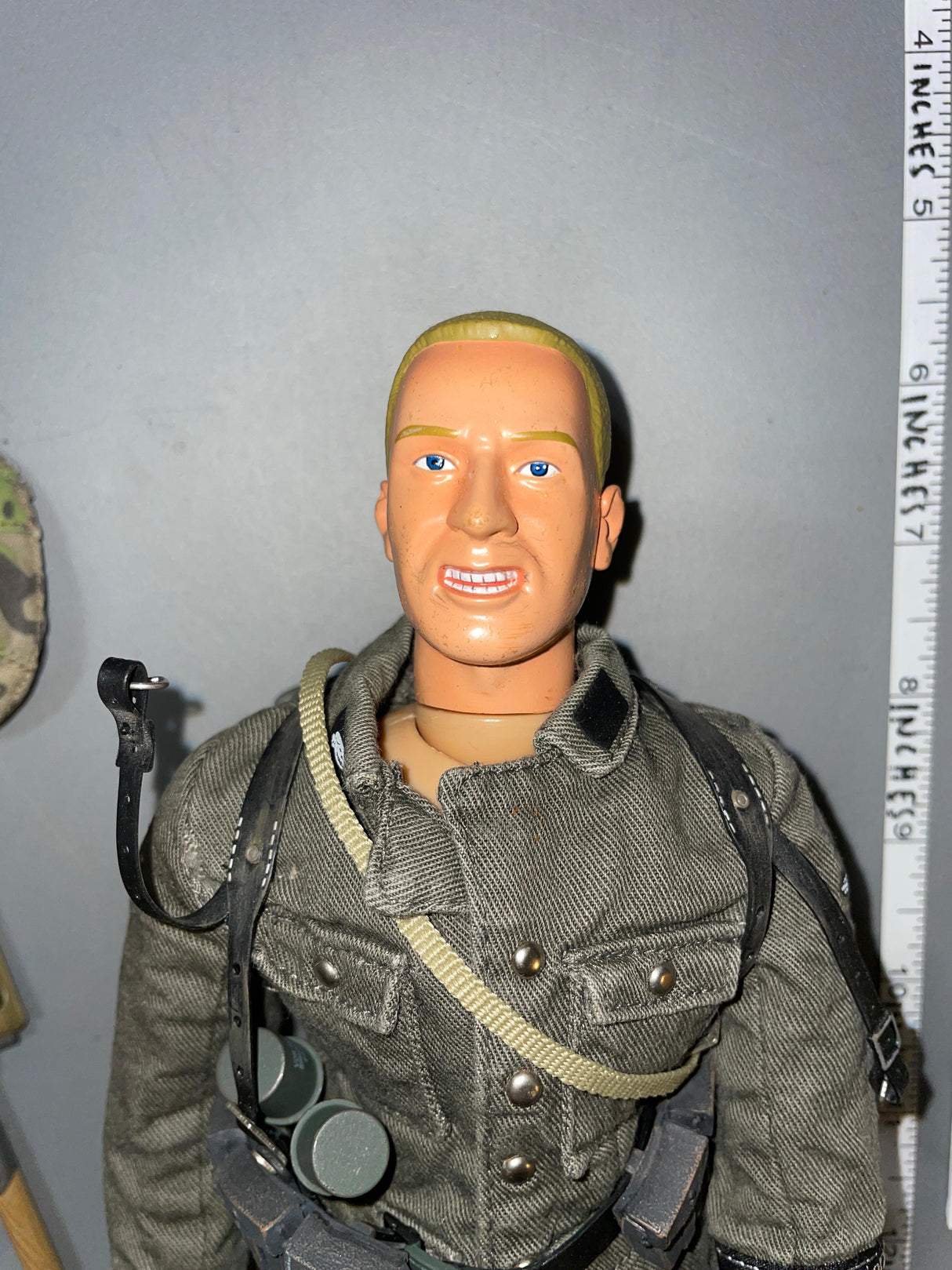 1:6 Scale WWII German Waffen Grenadier Dressed Figure - Dragon