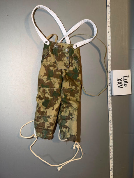 1/6 Scale WWII German Splinter Camouflage Fallschirmjager Pants with Suspenders