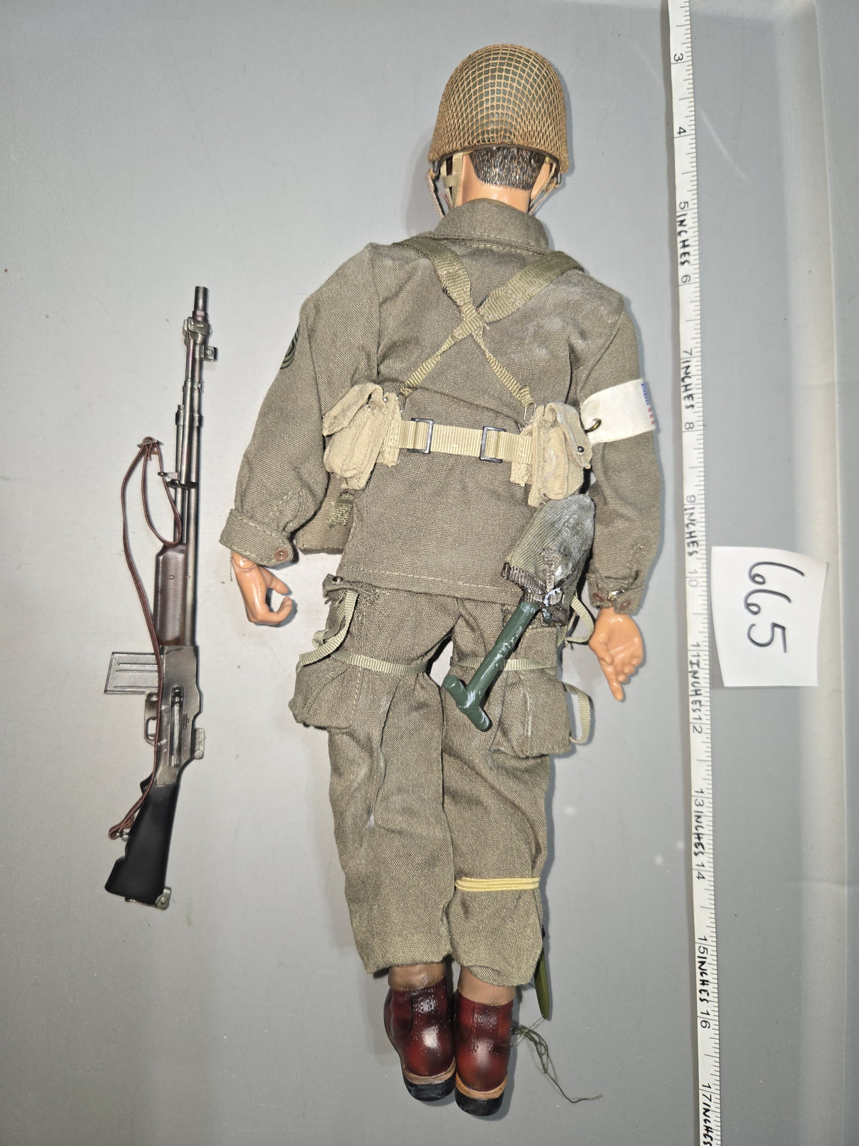 1:6 Scale WWII US Paratrooper Dressed Figure - Dragon
