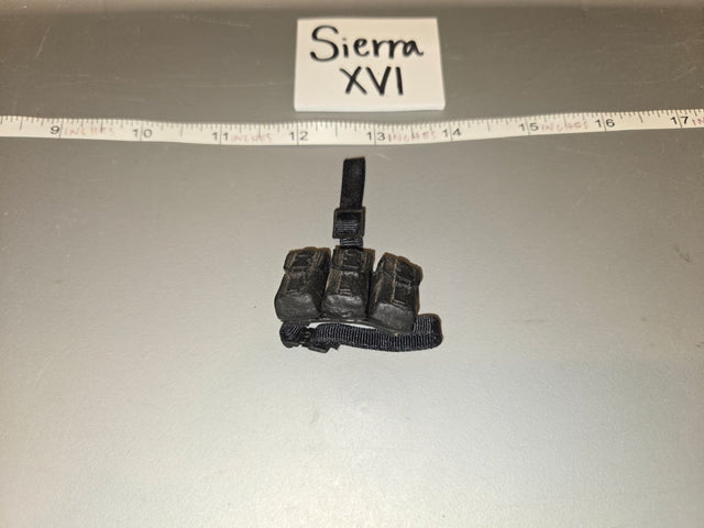 1/6 Scale Modern Era Drop Leg Triple Magazine Pouch - Sierra XVI