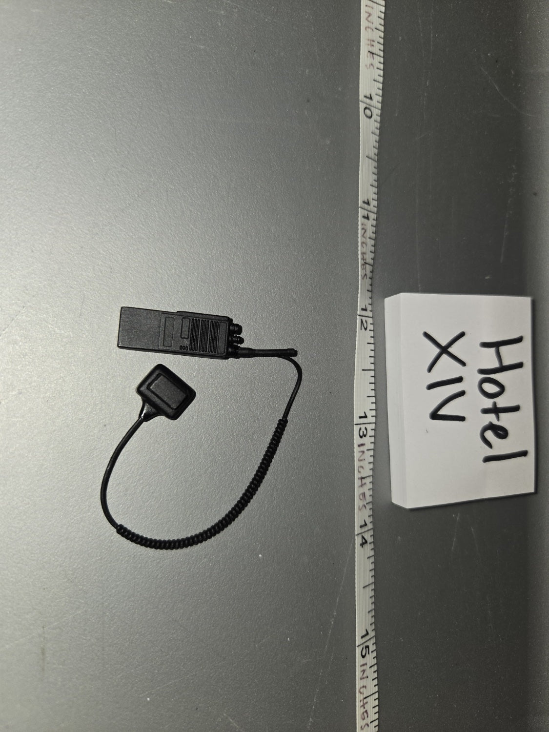 1/6 Scale Modern Era Police Radio with Speaker Mic - Hotel XIV