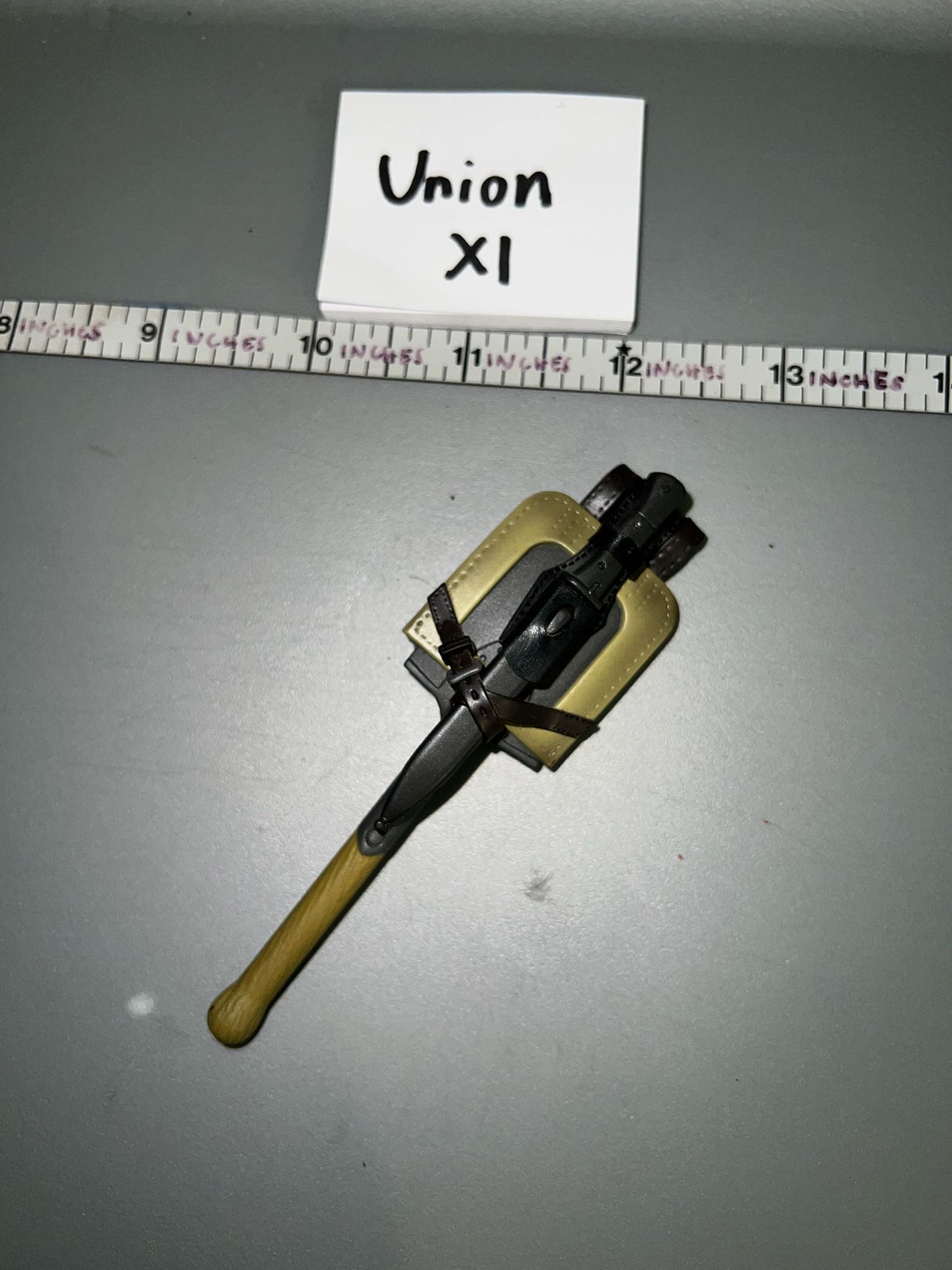 1/6 Scale WWII German Entrenching Tool and Bayonet