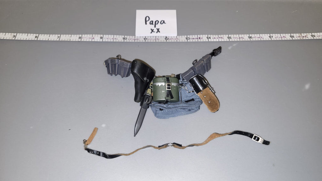 1/6 Scale WWII German Luftwaffe Fallschirmjager Field Gear Lot