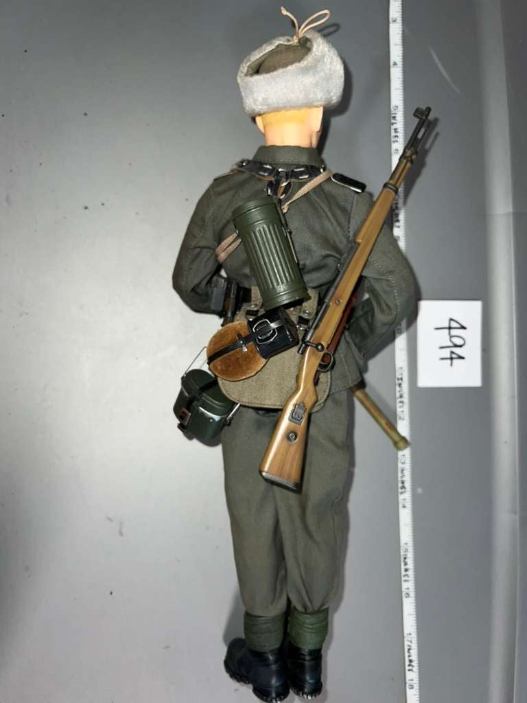 1:6 Scale WWII German Waffen Grenadier Dressed Figure - Dragon