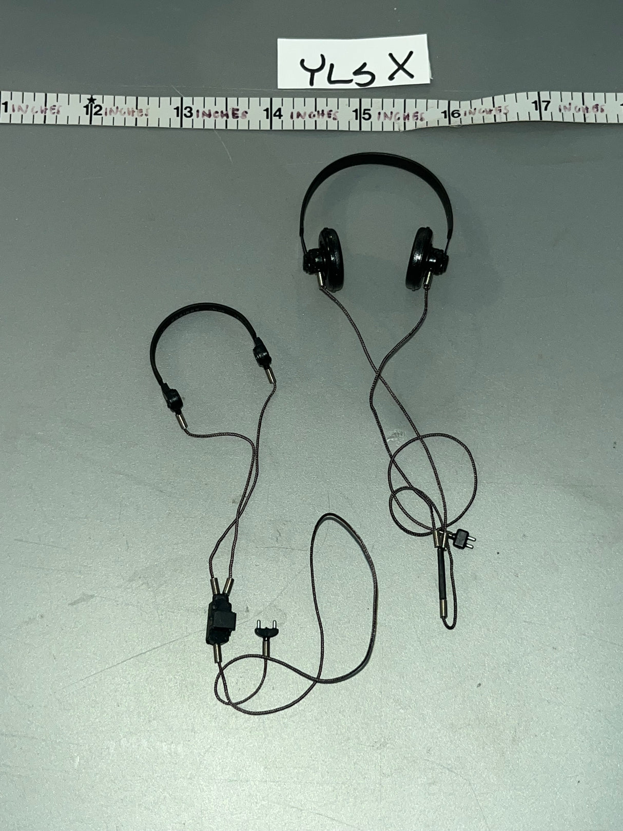 1:6 Scale WWII German Tanker Head Phones and Throat Mic - Whitman - Facepool FP019