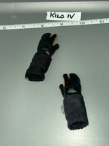 1/6 Scale Modern Era Winter Gloved Hands