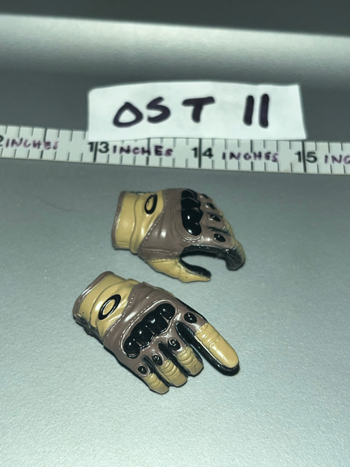 1/6 Scale Modern Era Gloved Hands