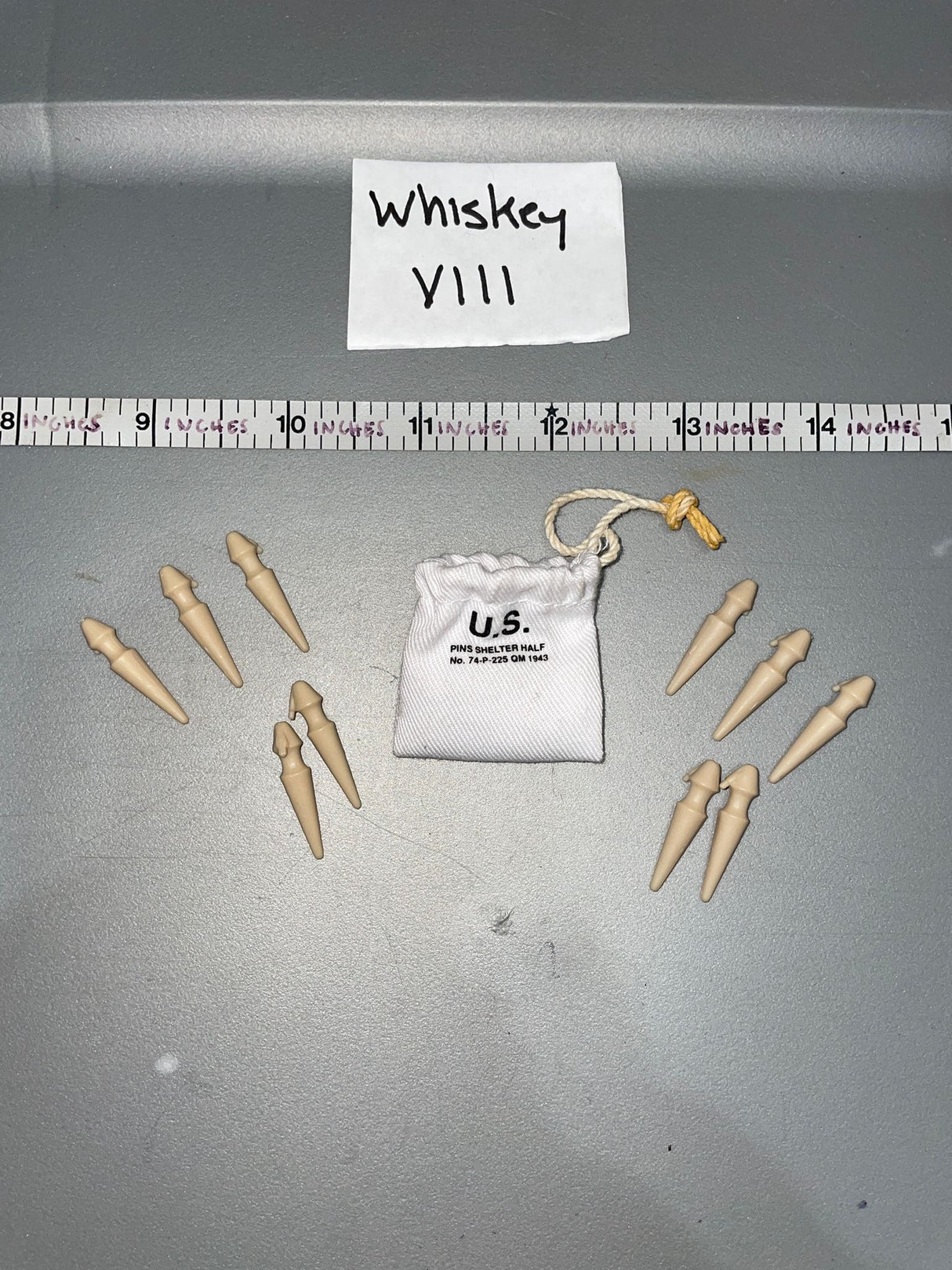 1/6 Scale WWII US Tent Peg Bag and Pegs
