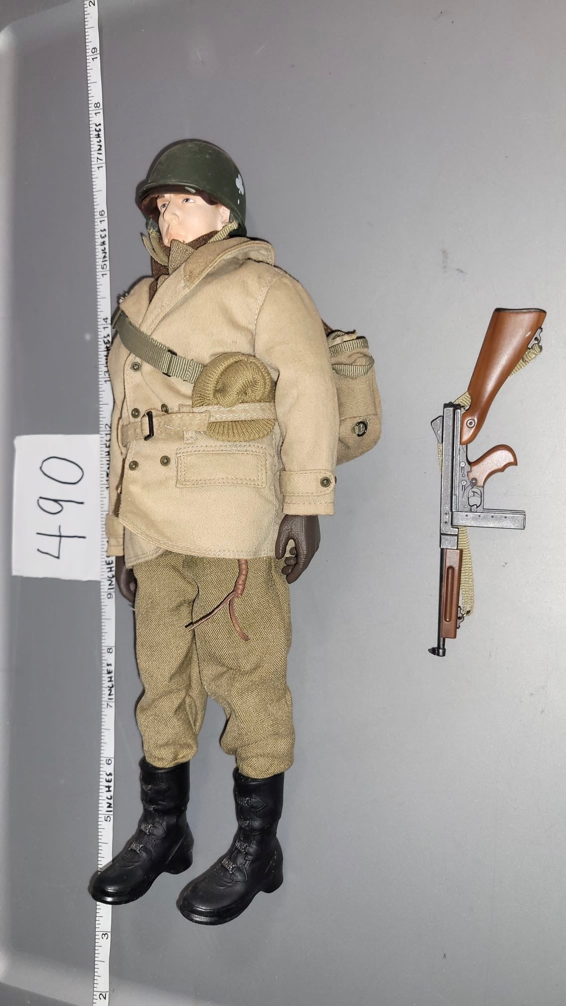 1:6 Scale WWII US Paratrooper Dressed Figure - Dragon