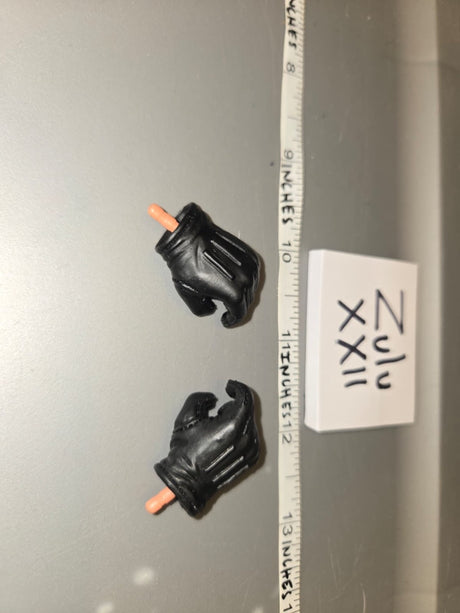 1/6 Scale Modern Era Gloved Fists Set