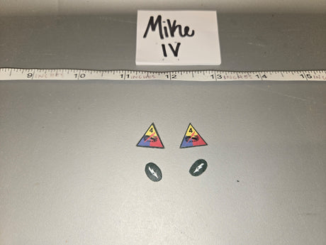 1/6 Scale WWII US 4th Armored Division Patch and Pin Set - Mike IV