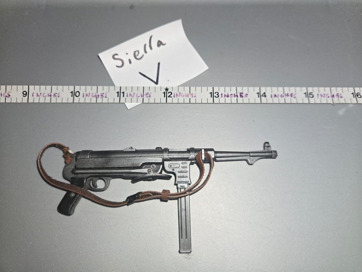 1/6 Scale WWII German MP-40