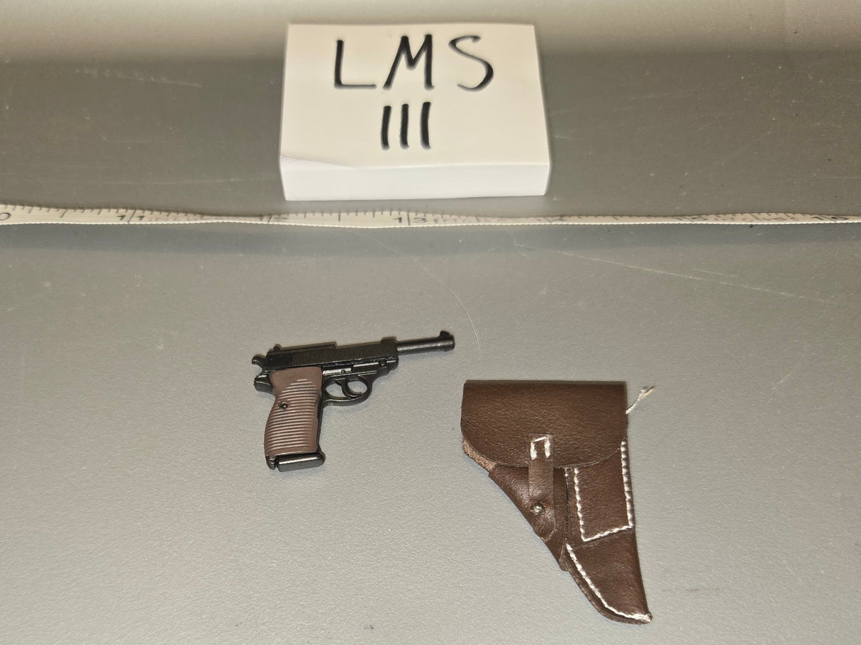 1/6 Scale WWII German Pistol and Holster - DID