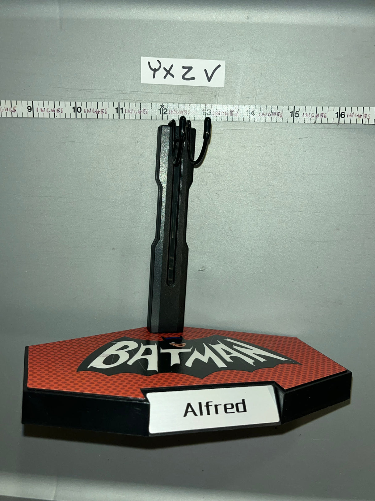 1:6 Scale Figure Stand Batman 1960s Alfred - Comic Book Mars Toys