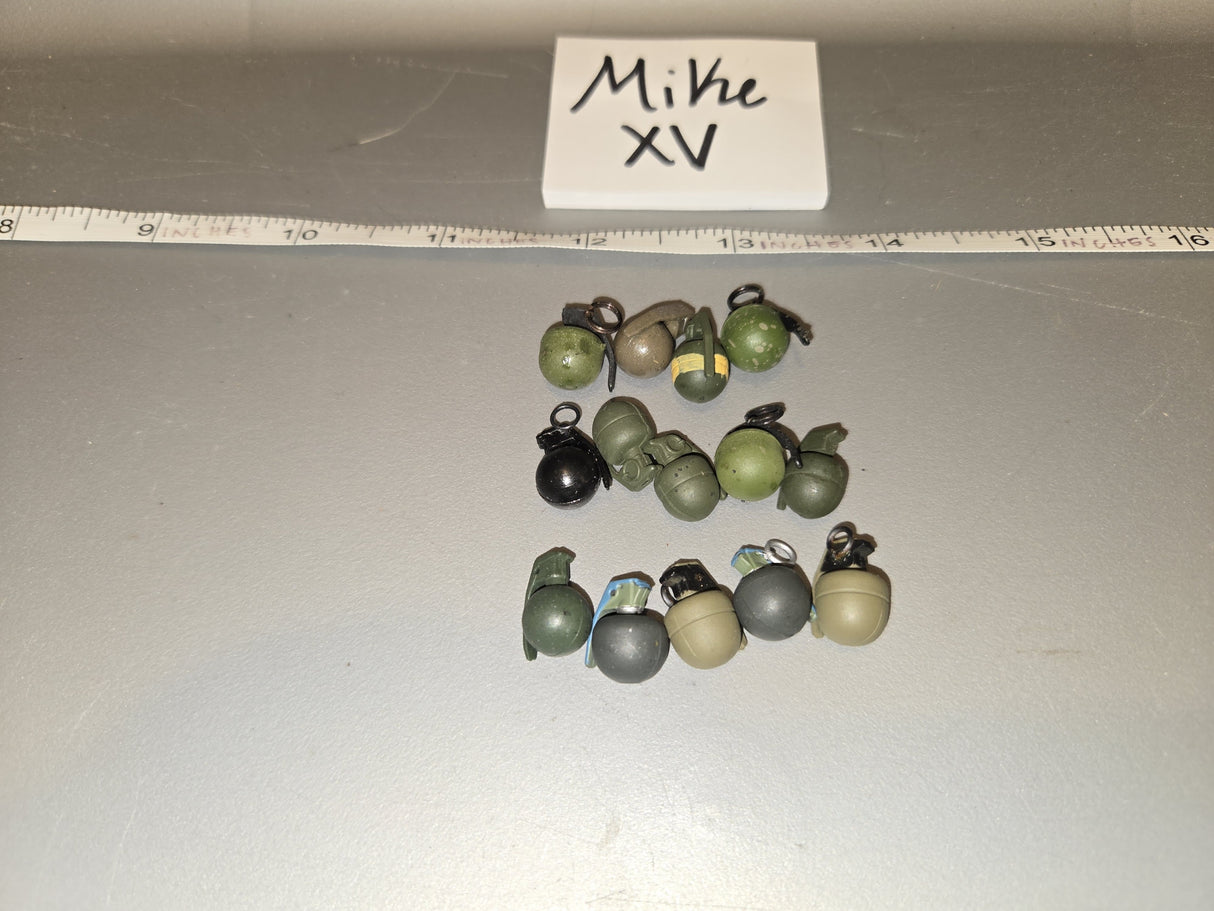 1/6 Scale Vietnam US Grenade Lot