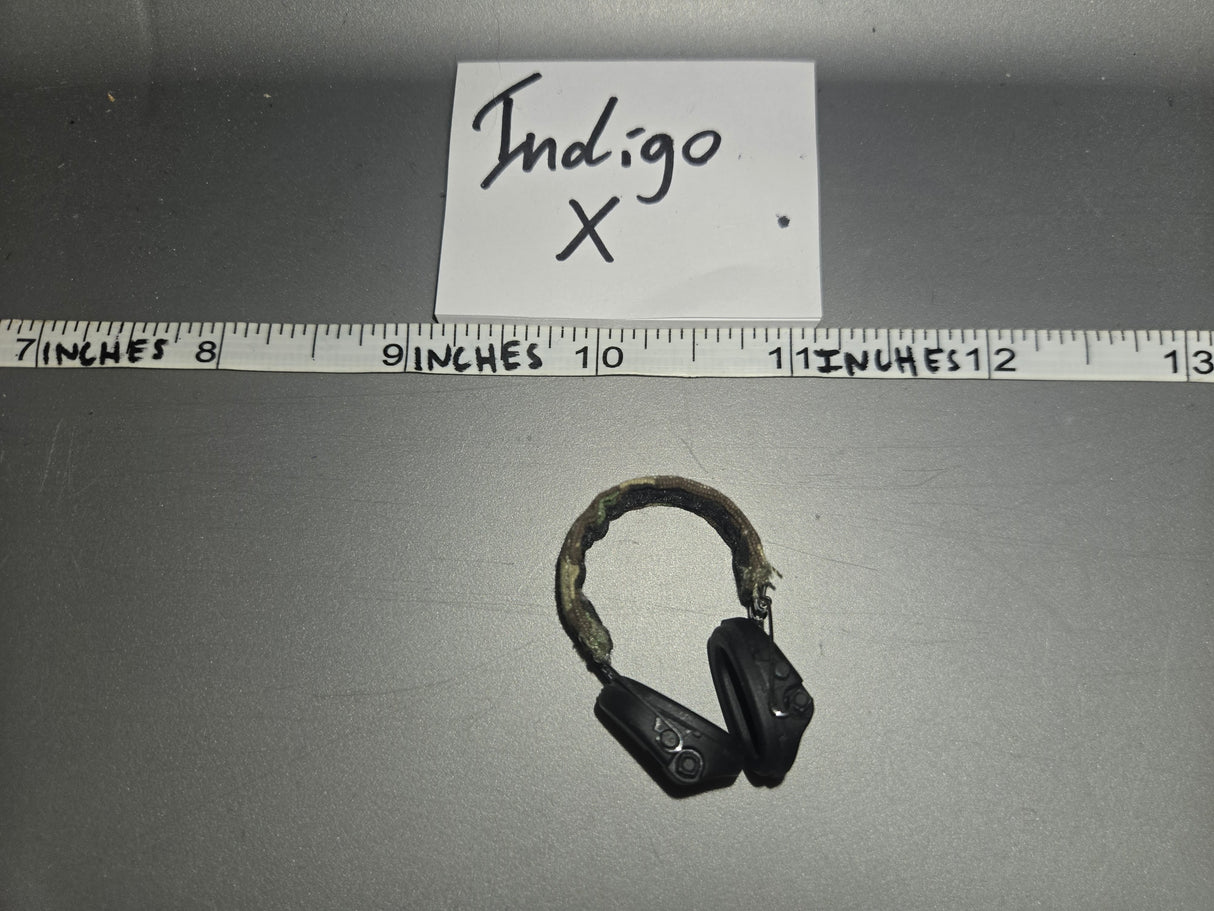 1:6 Modern Era Ear Radio Headphones