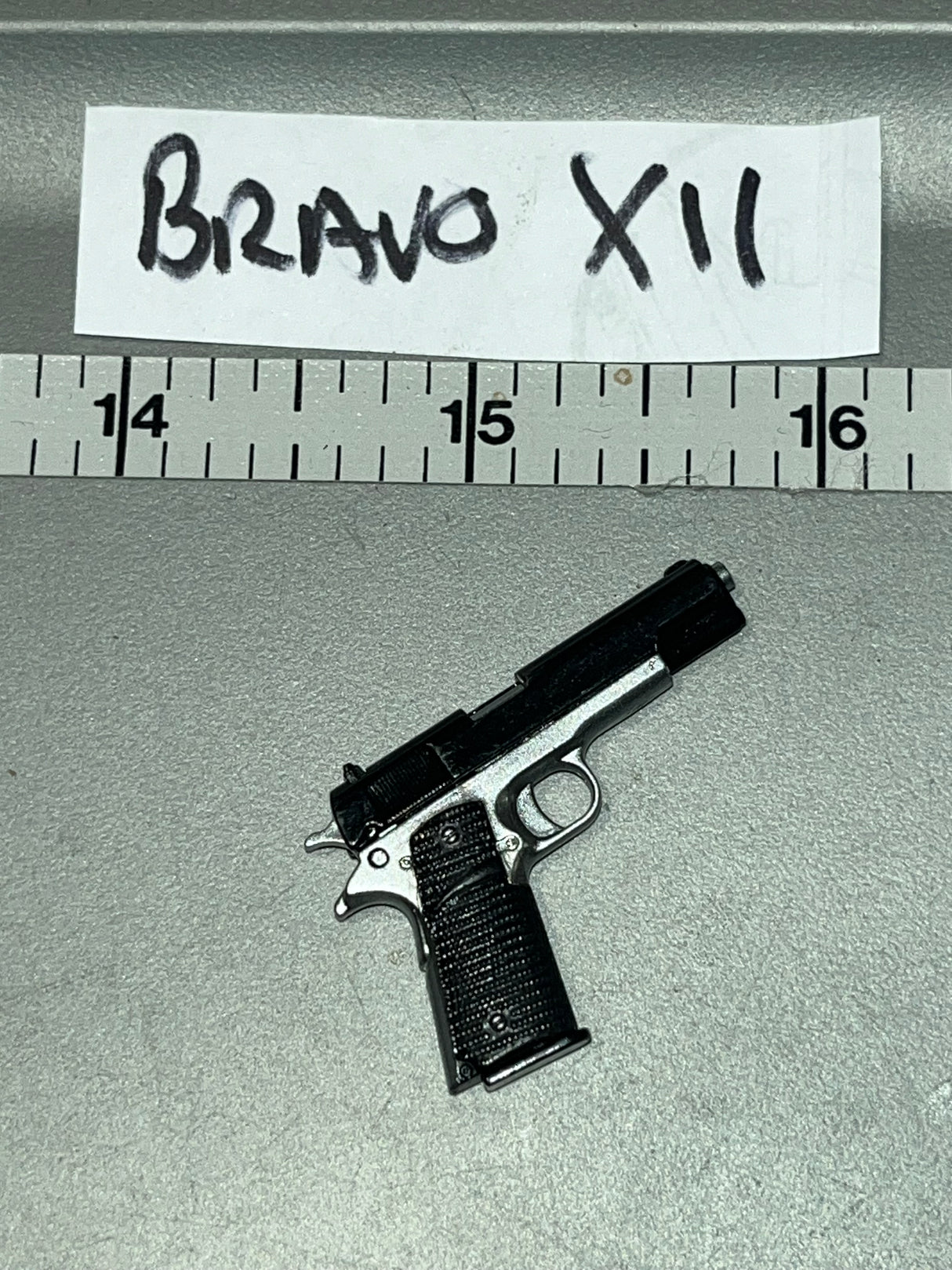 1/6 Scale Modern Era Terminator Arnold Schwarzenegger Pistol - Hot Toys T2