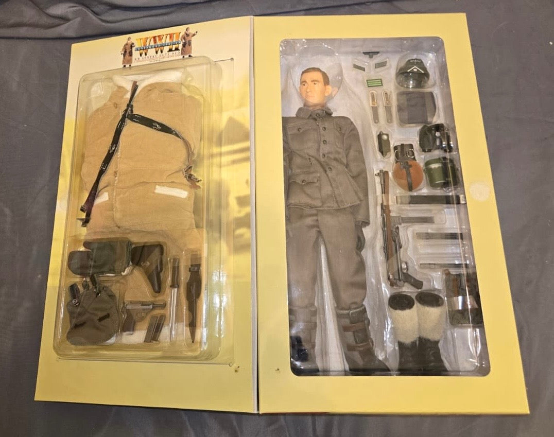 1/6 Scale WWII GERMAN Sentry Anton Bohm -  NIB Dragon