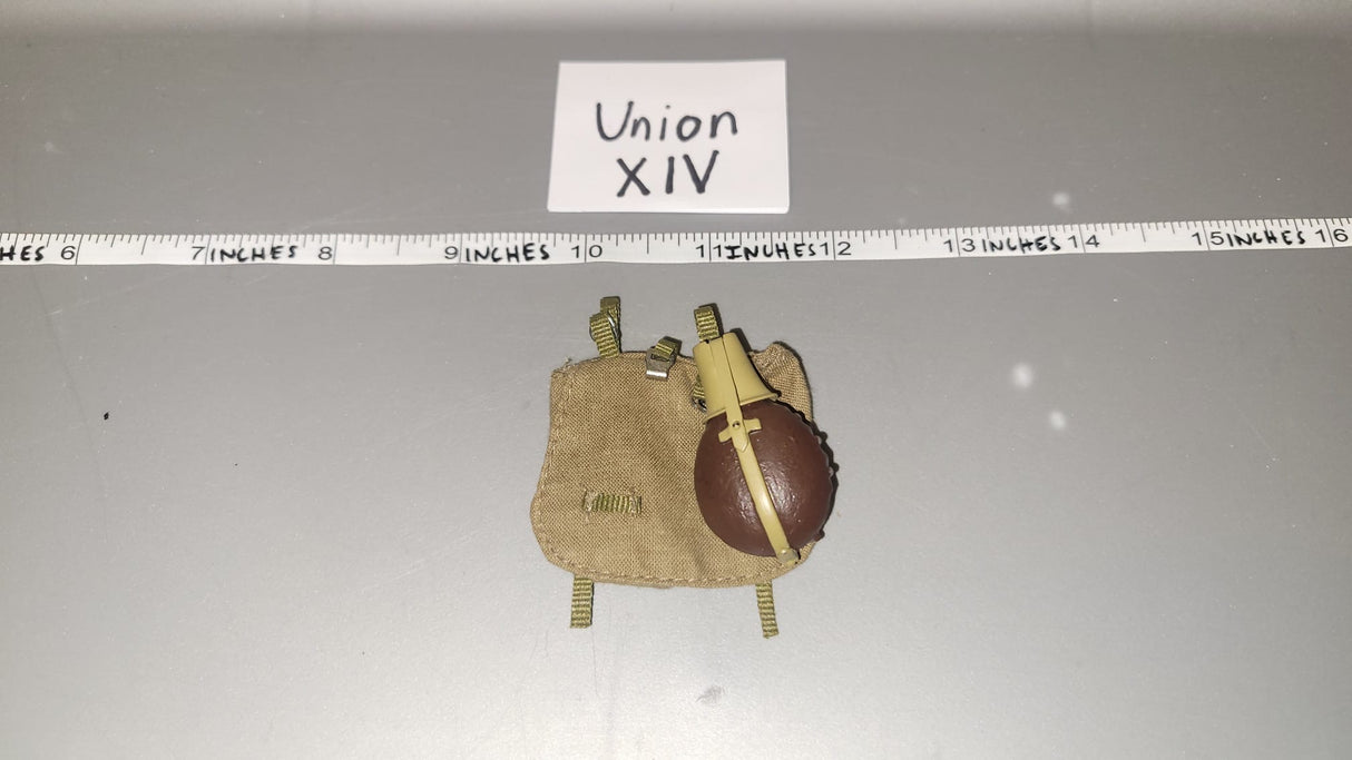 1:6 Scale WWII German Bread Bag and Canteen