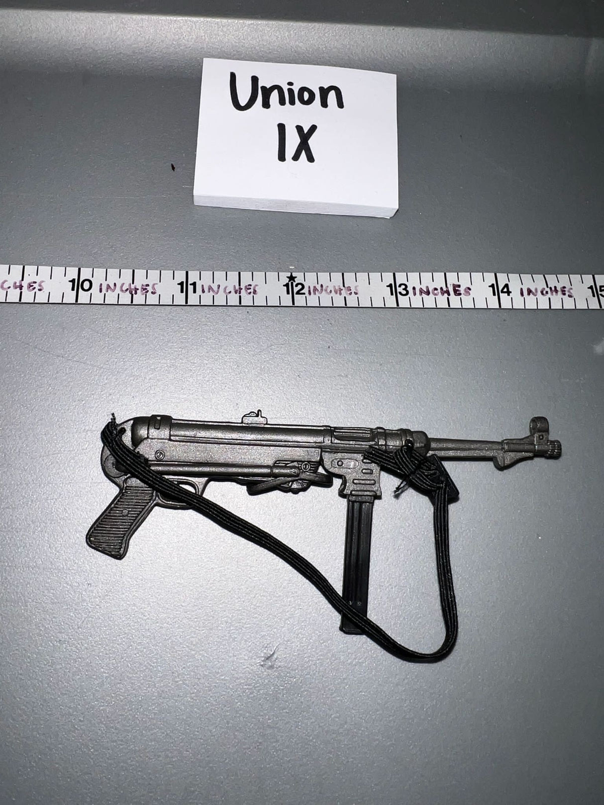 1/6 Scale WWII German MP-40 -