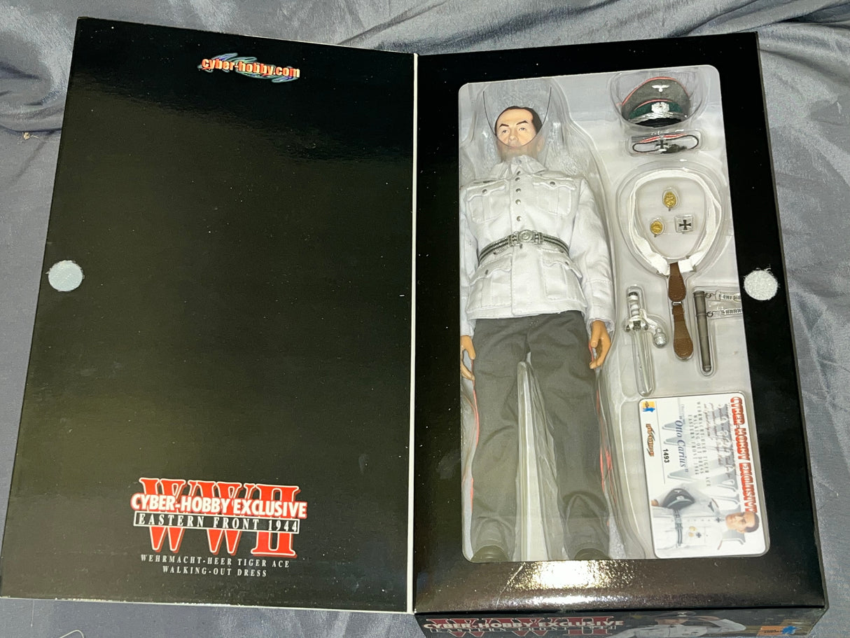 1/6 Scale WWII GERMAN Panzer Officer Otto Carius - NIB Dragon Cyber Hobby