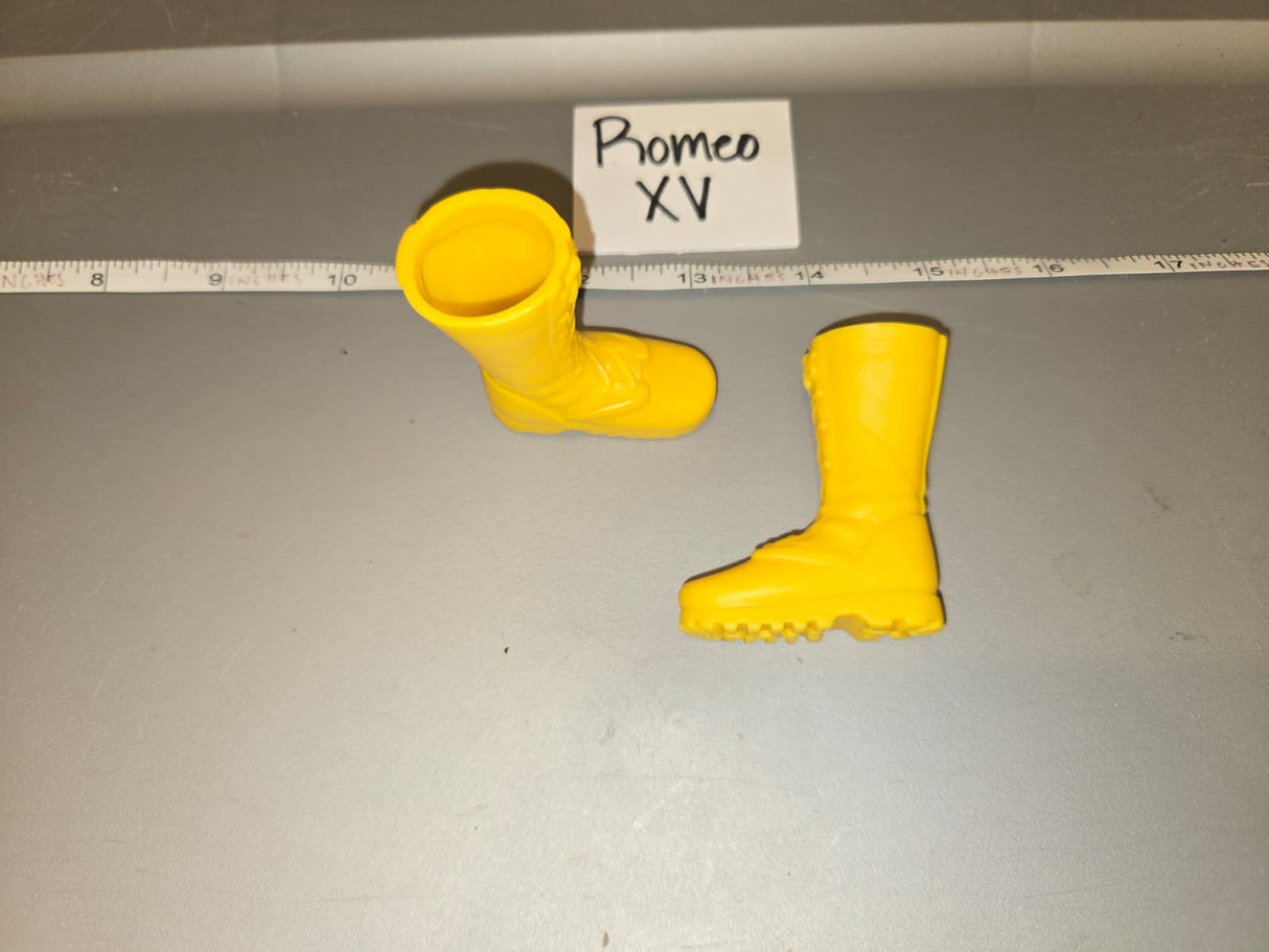 1:6 Modern Era Space Suit Yellow Boots - Science Fiction