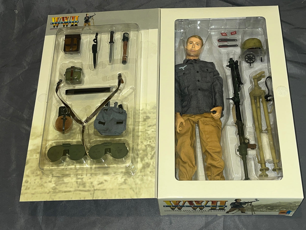 1/6 Scale WWII GERMAN Antiaircraft Gunner Johann Meiler - NIB Dragon -