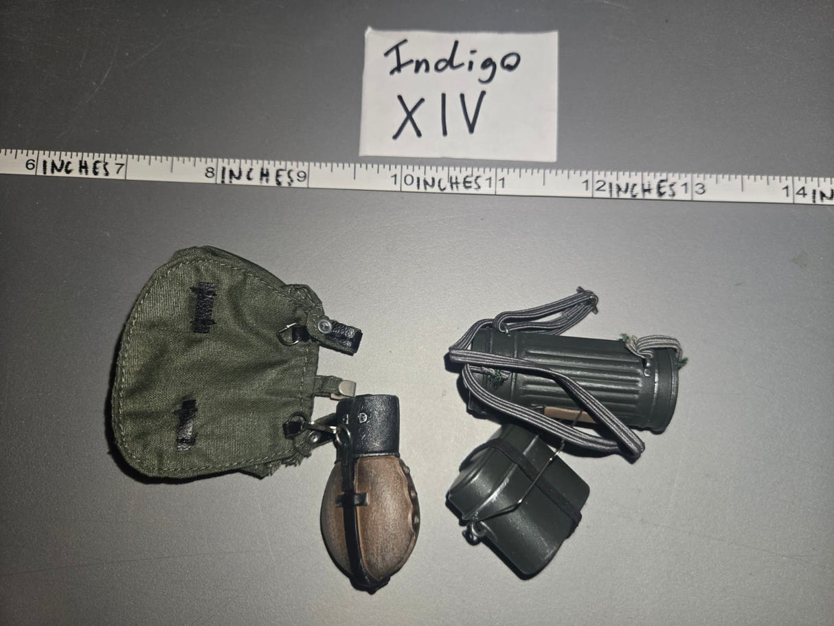 1/6 Scale WWII German Bread Bag Lot