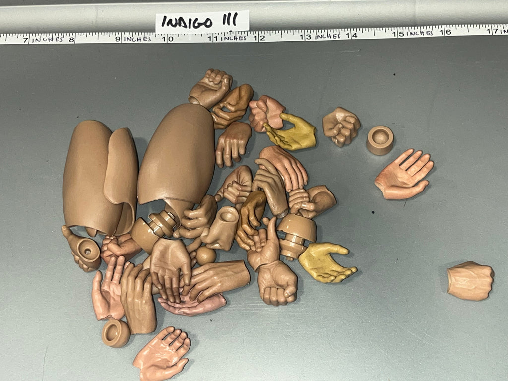 1/6 Scale Nude Figure Hand Lot