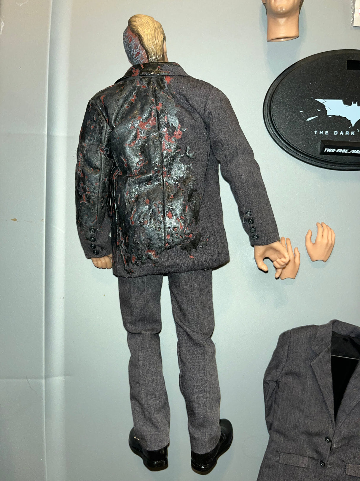 1/6 Scale Harvey Dent - Batman The Dark Knight - Hot Toys Loose