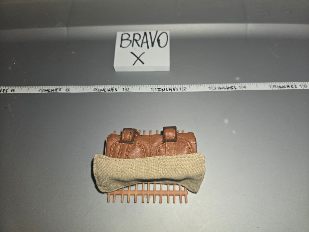 1:6 World War One US Carrier Pigeon and Crate