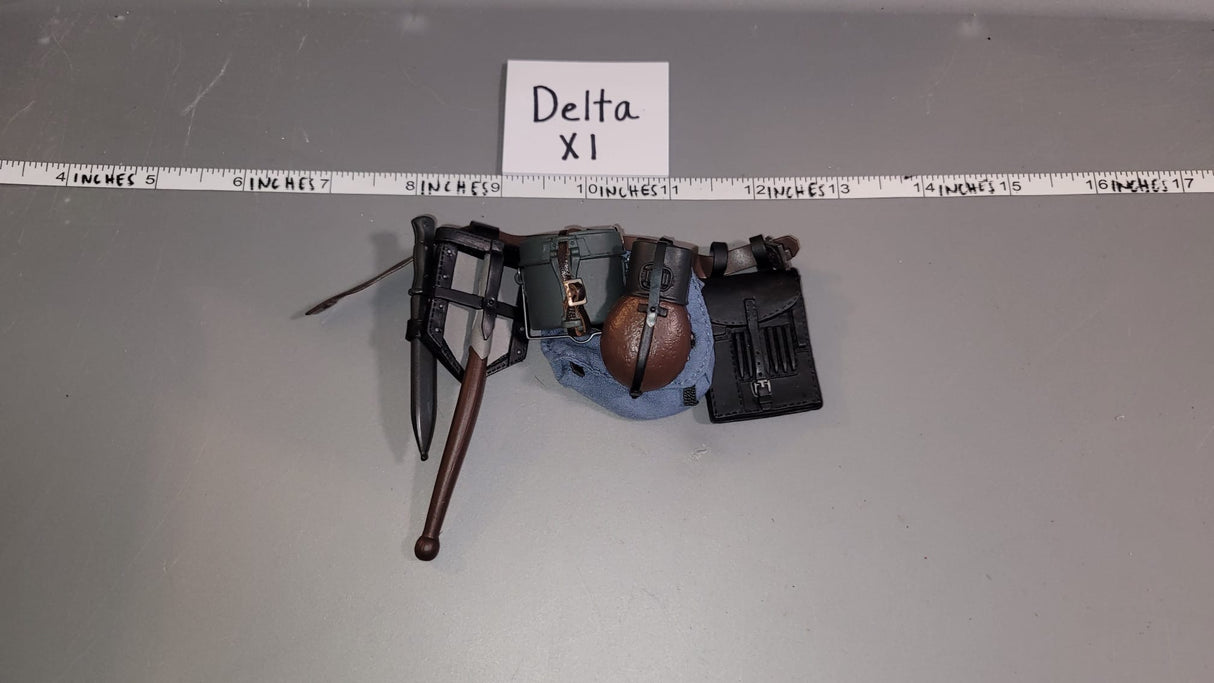 1/6 Scale WWII German Luftwaffe Fallschirmjager Field Gear Lot