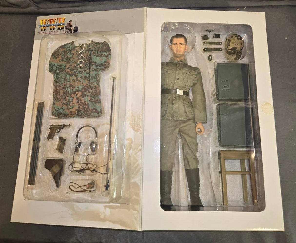1/6 Scale WWII GERMAN Radioman Walter Schmidt -  NIB Dragon