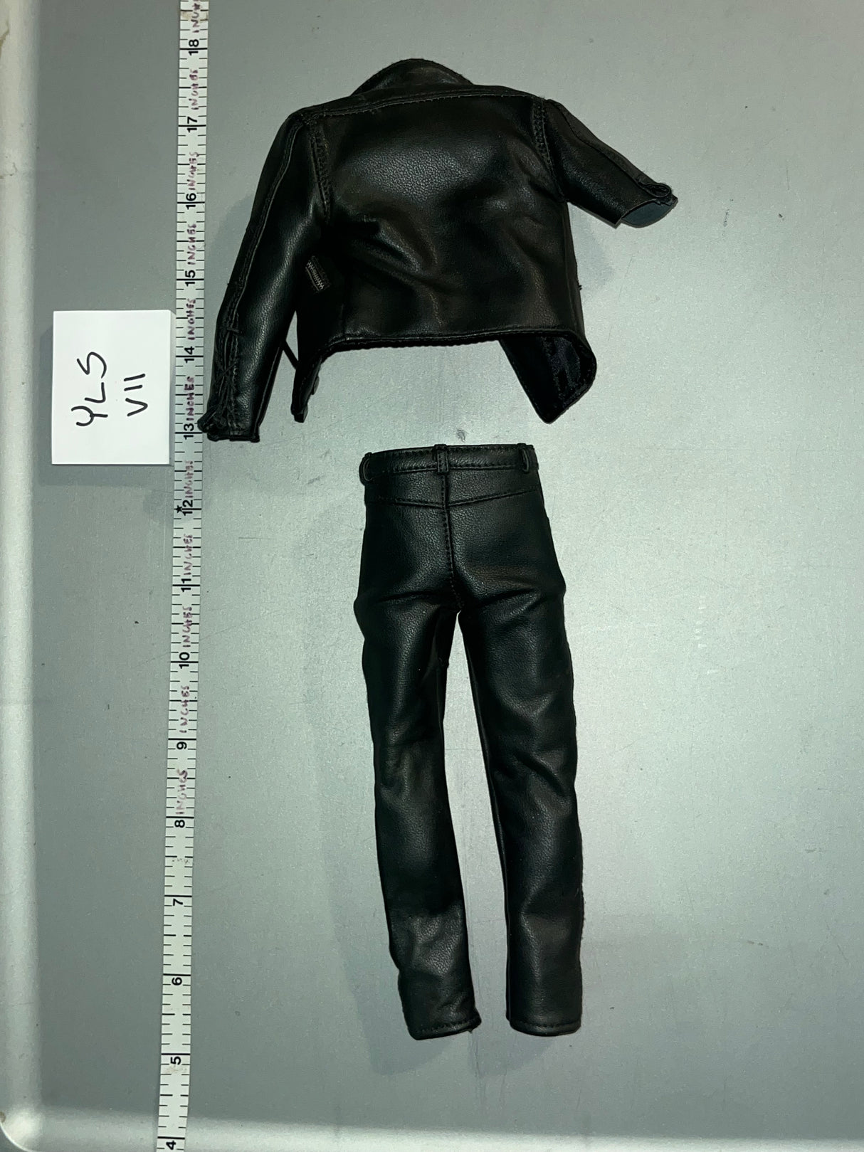 1/6 Scale Modern Era Leather Pants and Jackets - Mad Max - Present Toys Wasteland Ranger