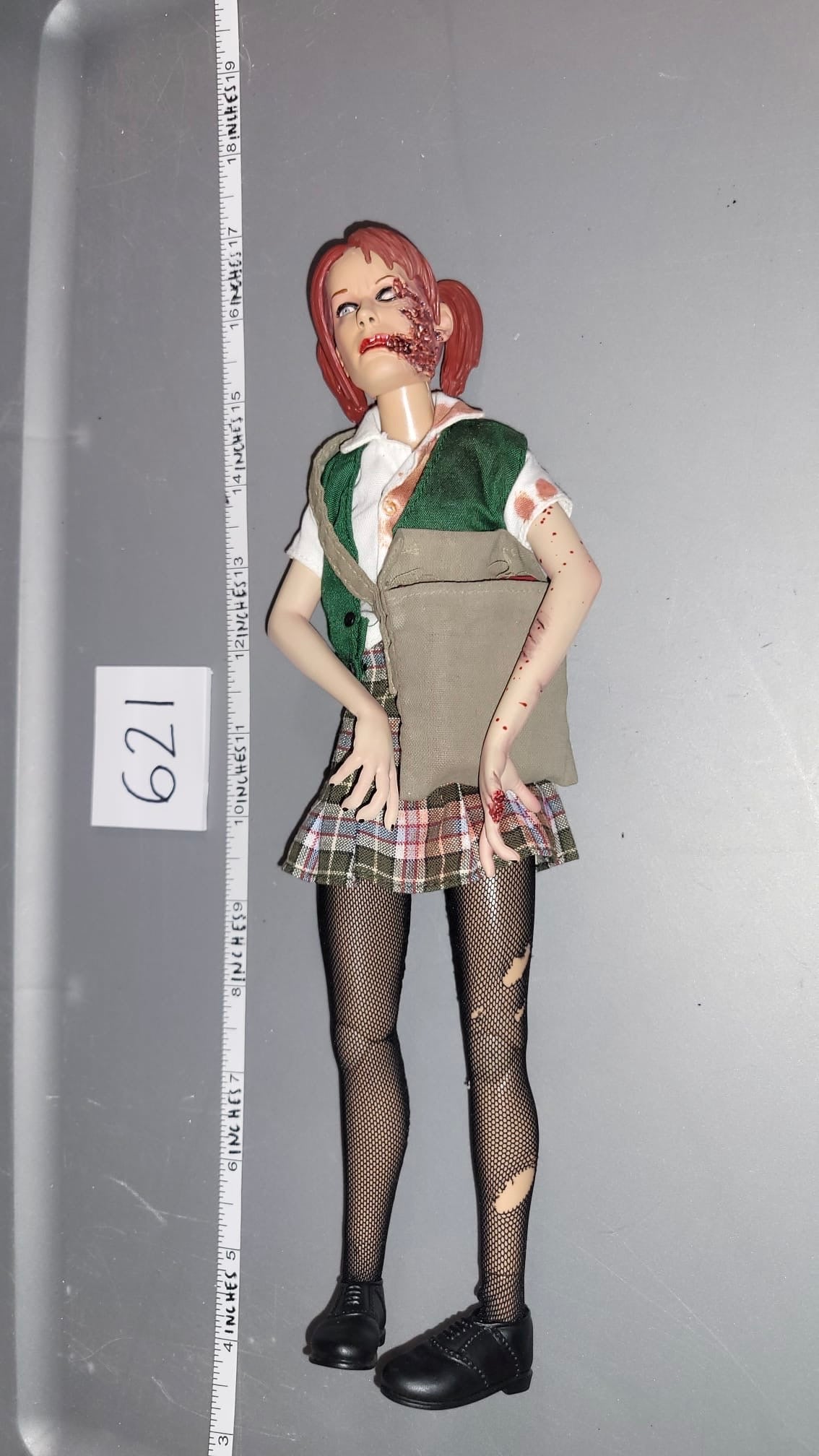 1:6 Scale Zombie The Dead Female Babysitter Dressed Figure - Sideshow