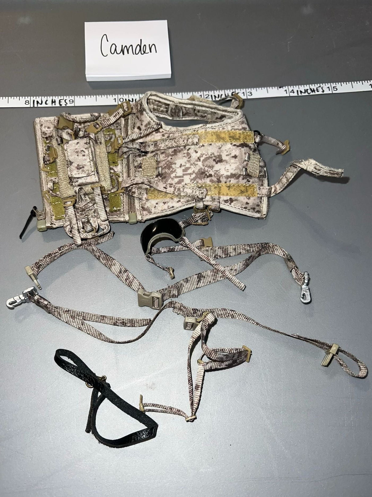 1/6 Scale Modern Era Multicam Dog Vest & Dog Goggles