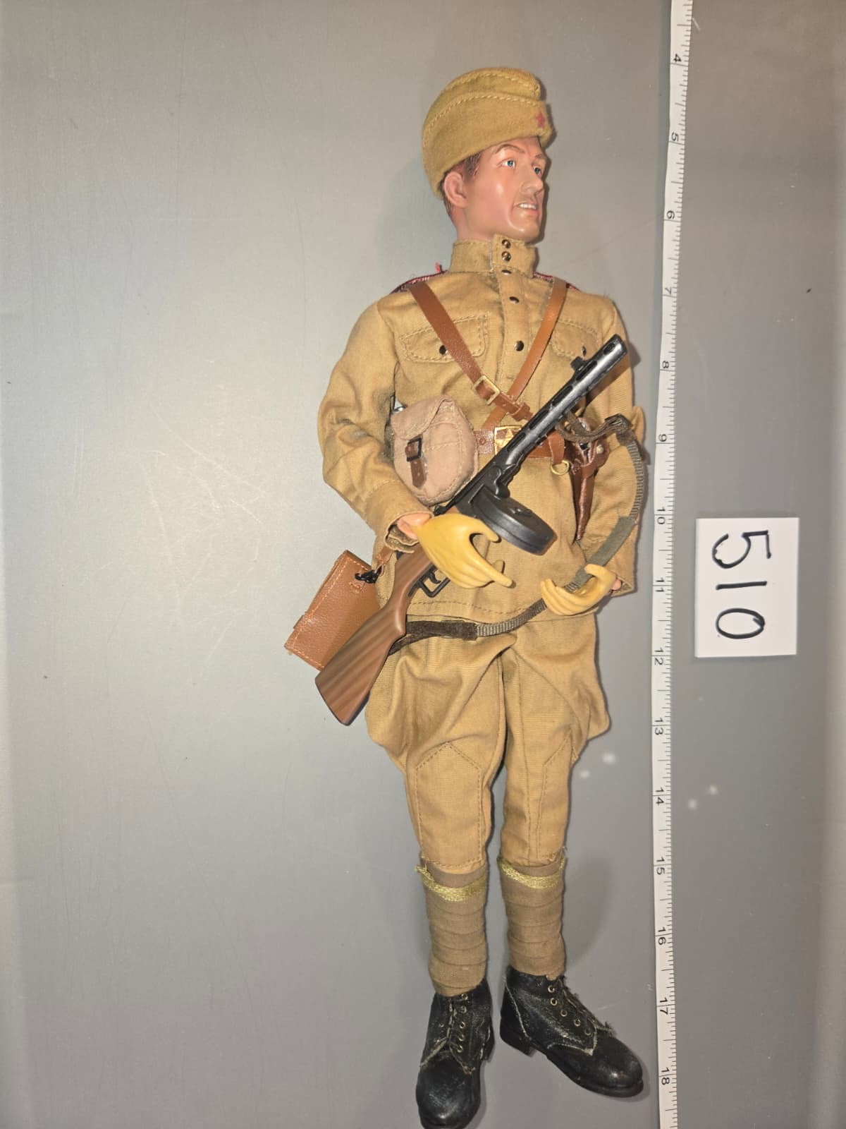 1:6 Scale WWII Russian Infantryman Dressed Figure - DID - Dragon