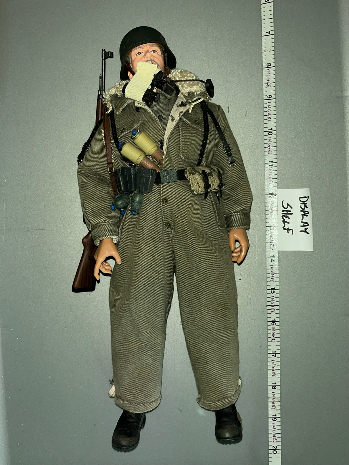1:6 Scale WWII German Grenadier Winter Kharkov  - Dragon (*W)