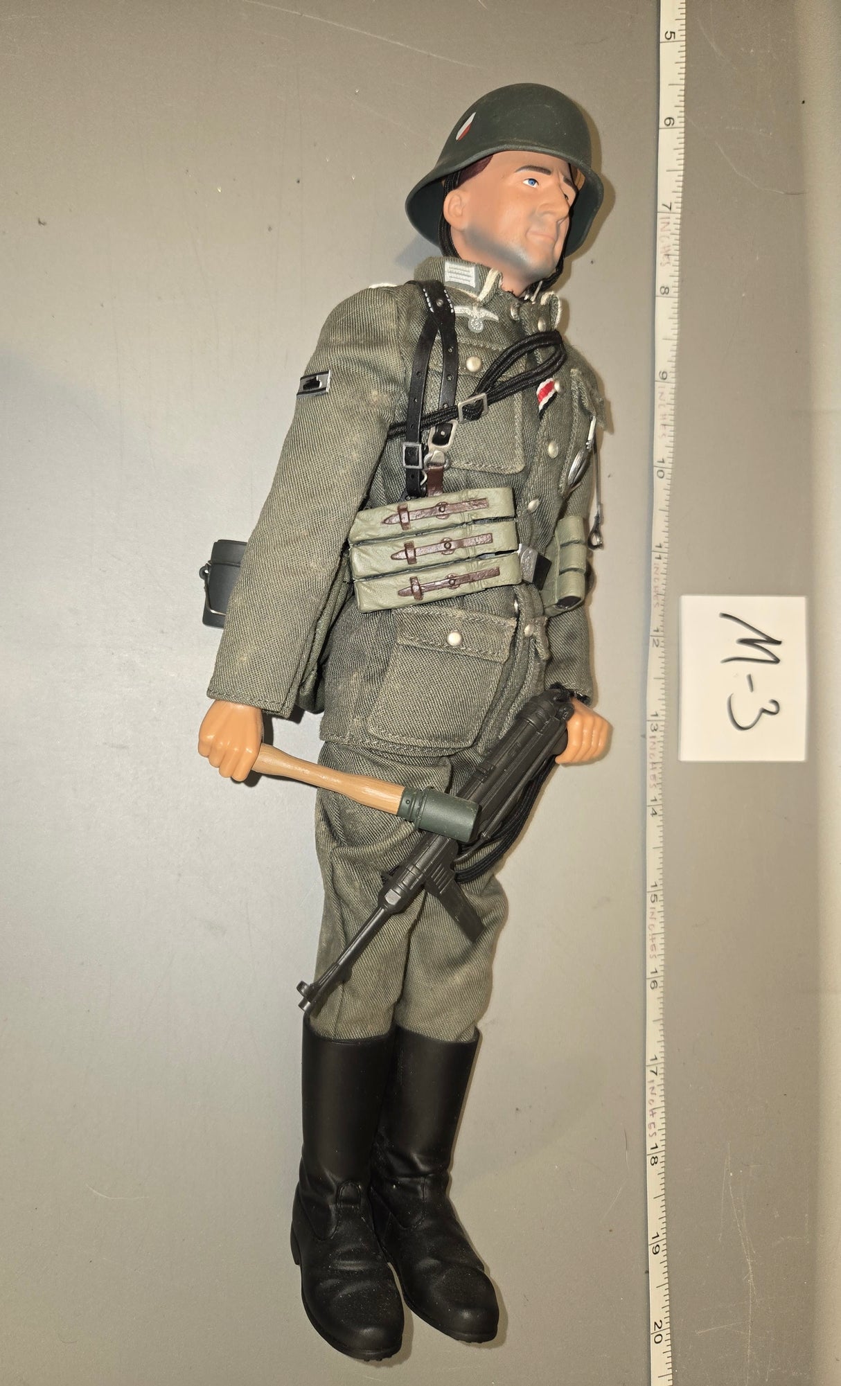 1:6 Scale WWII German Heer Grenadier Dressed Figure - Dragon