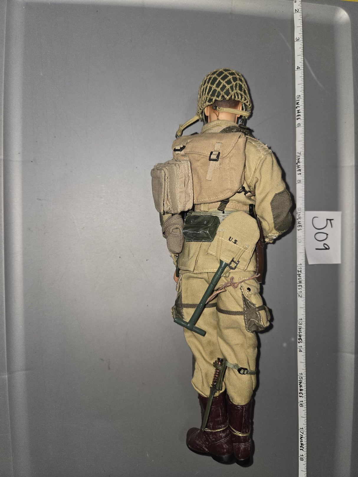 1:6 Scale WWII US Paratrooper Dressed Figure - Dragon
