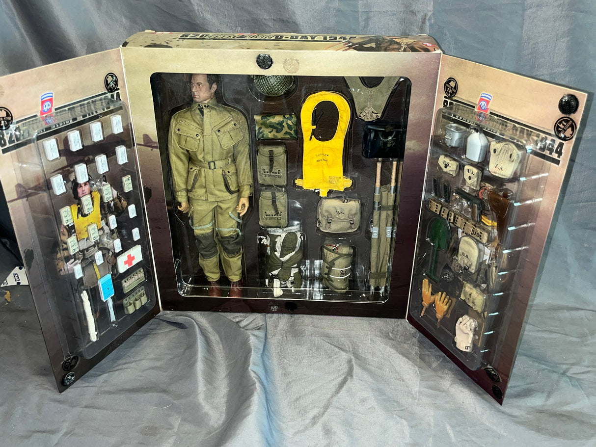 1/6 Scale WWII US Normandy 82nd Airborne Paratrooper Combat Medic - NIB Soldier Story - *BR*