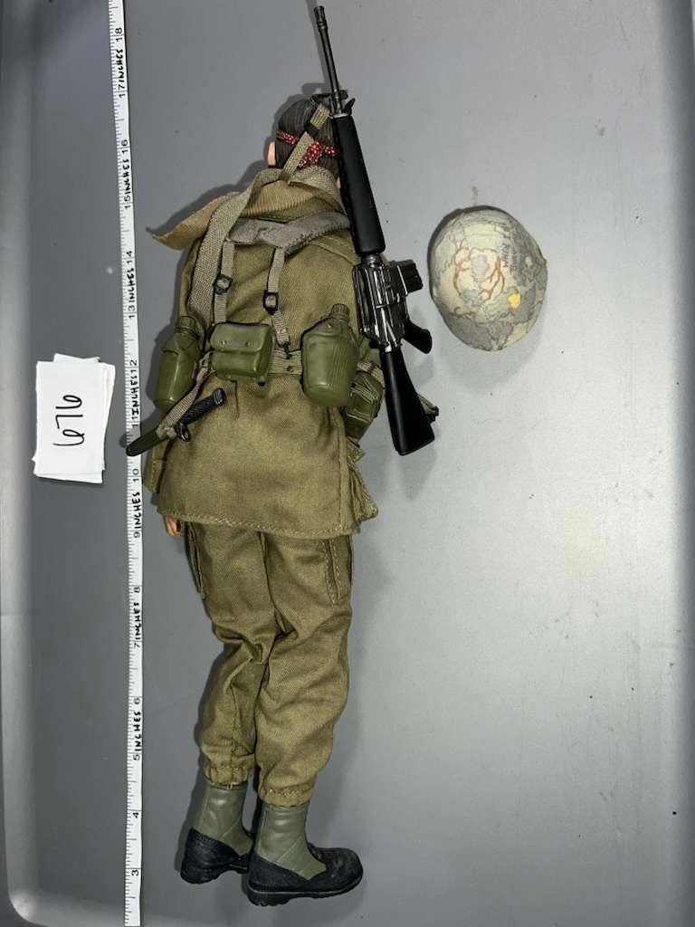 1:6 Scale Vietnam Platoon Chris Taylor Dressed Figure - Sideshow etc